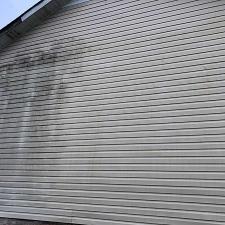 How to clean vinyl siding 1